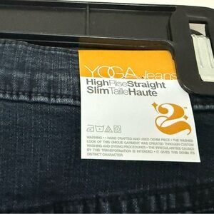 New!!  Yoga Jeans - High Rise Straight Slim Taille Haute. Size 27